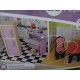 Casuta pentru papusi uriasa Grand Country Estate 2 KidKraft cu sunete si lumini cu 150 cm latime si 135 cm inaltime