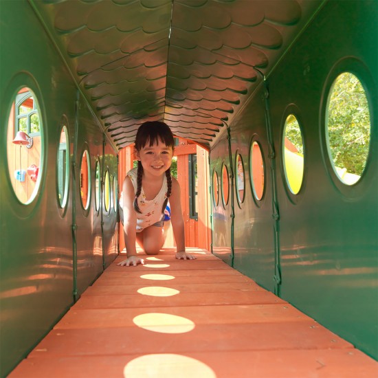 Complex de joaca din cedru Adventure Ridgs Payset KidKraft - Centru cu trei tobogane si 2 nivele - Cedar Summit PlayCentre