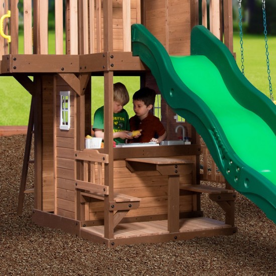 Complex de Joaca Muntele Triumf  din lemn de cedru - Centru din lemn cu tobogan si 2 nivele  Triumph Mount Playset Backyard Discovery  
