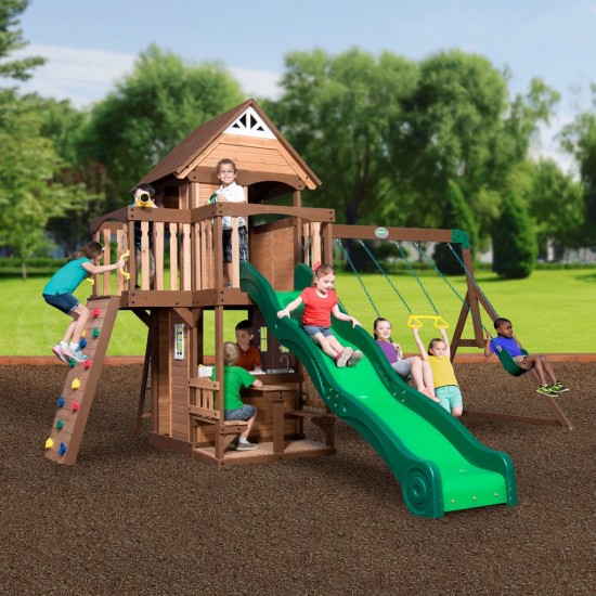 Complex de Joaca Muntele Triumf  din lemn de cedru - Centru din lemn cu tobogan si 2 nivele  Triumph Mount Playset Backyard Discovery  