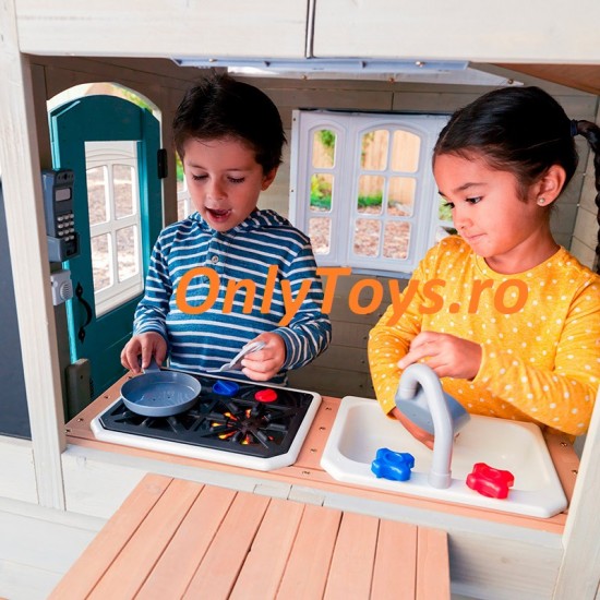 Casuta de joaca din lemn pentru copii pentru exterior Preston Cottage PlayHouse Kidkraft cu sunete si lumini si accesorii incluse