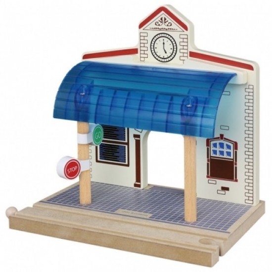 Statie de tren din lemn Stop & Go Maxim Rail Road Station