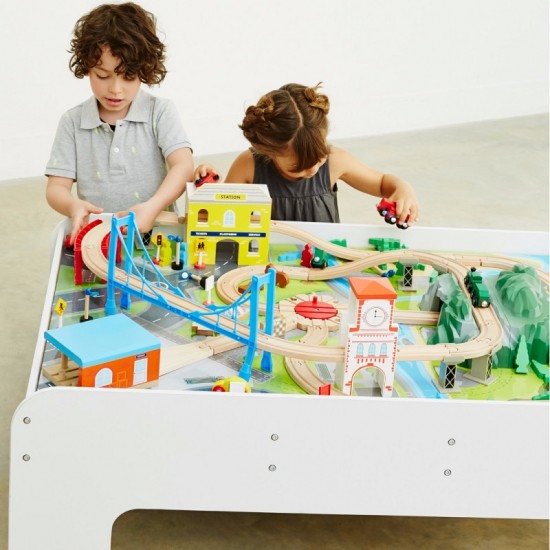 Set trenulet din lemn joaca Big City Rail cu masuta alba 