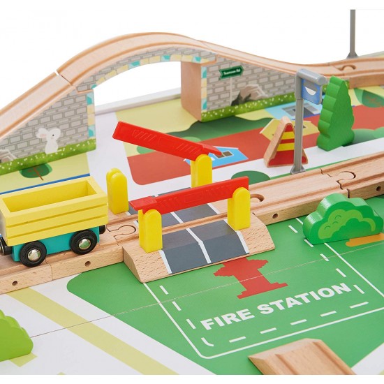 Set Trenulet din lemn Tara Verde - Green Country Wooden Train cu masuta de joaca 