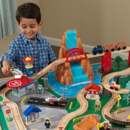 Set Trenulet KidKraft Waterfall Train Station din lemn cu masuta de joaca