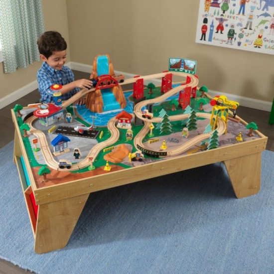 Set Trenulet KidKraft Waterfall Train Station din lemn cu masuta de joaca