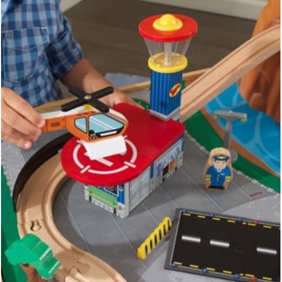 Set Trenulet KidKraft Waterfall Train Station din lemn cu masuta de joaca