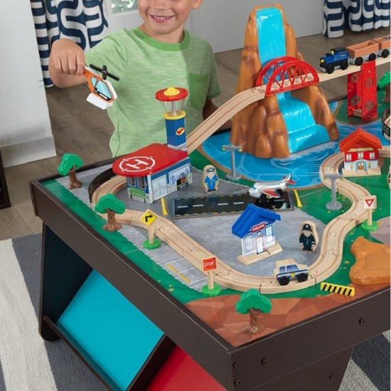 Set Trenulet KidKraft Waterfall Train Station din lemn cu masuta de joaca